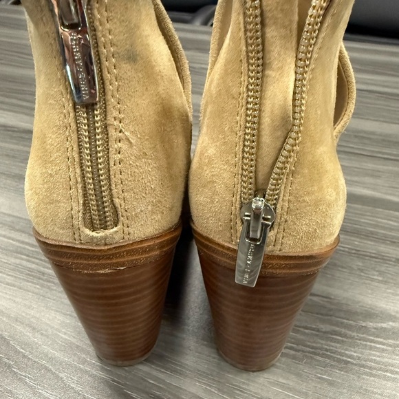 Vince Camuto suede zip up ankle boots tan/beige booties heeled shoes Size 6M - Picture 7 of 15